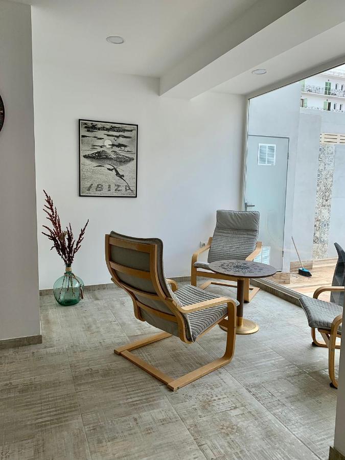 Hostal Rosalia San Antonio  Eksteriør billede