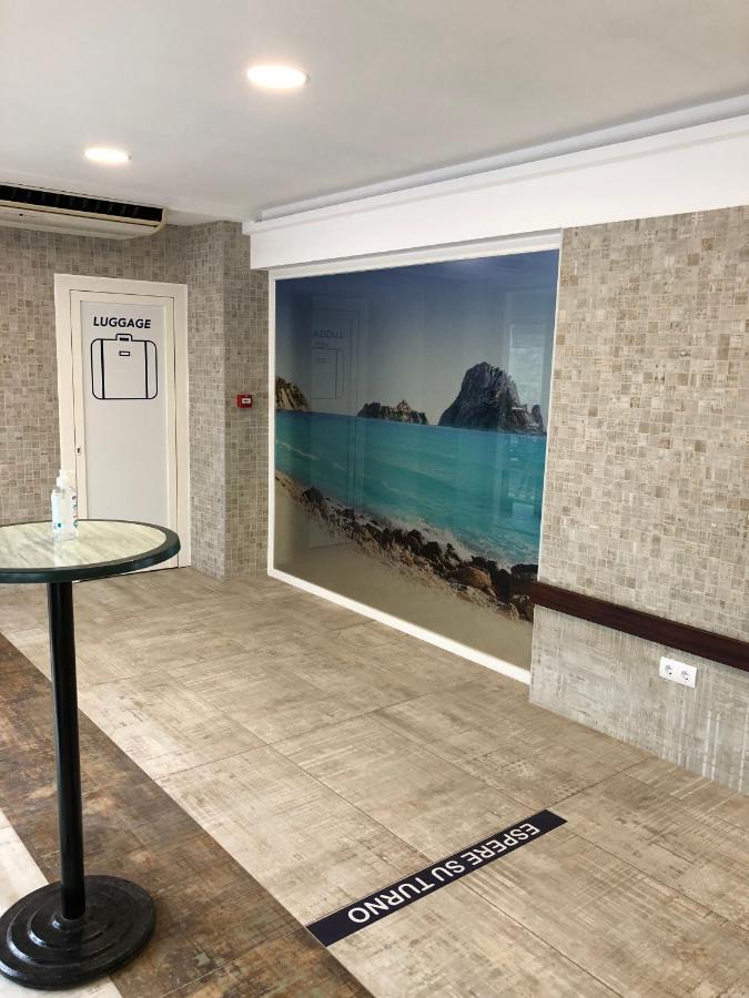 Hostal Rosalia San Antonio  Eksteriør billede
