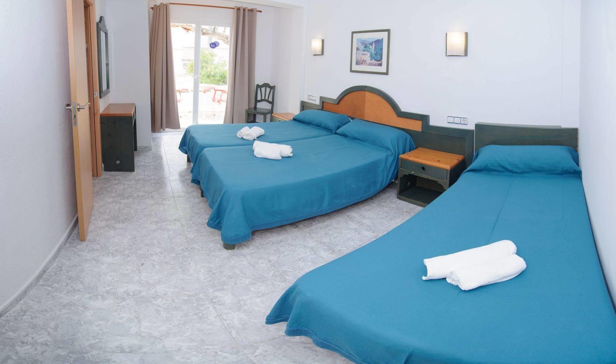 Hostal Rosalia San Antonio  Eksteriør billede